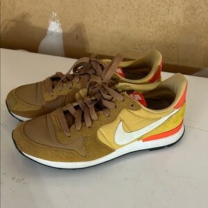 Nike Internationalist Brown and Yellow Sneakers